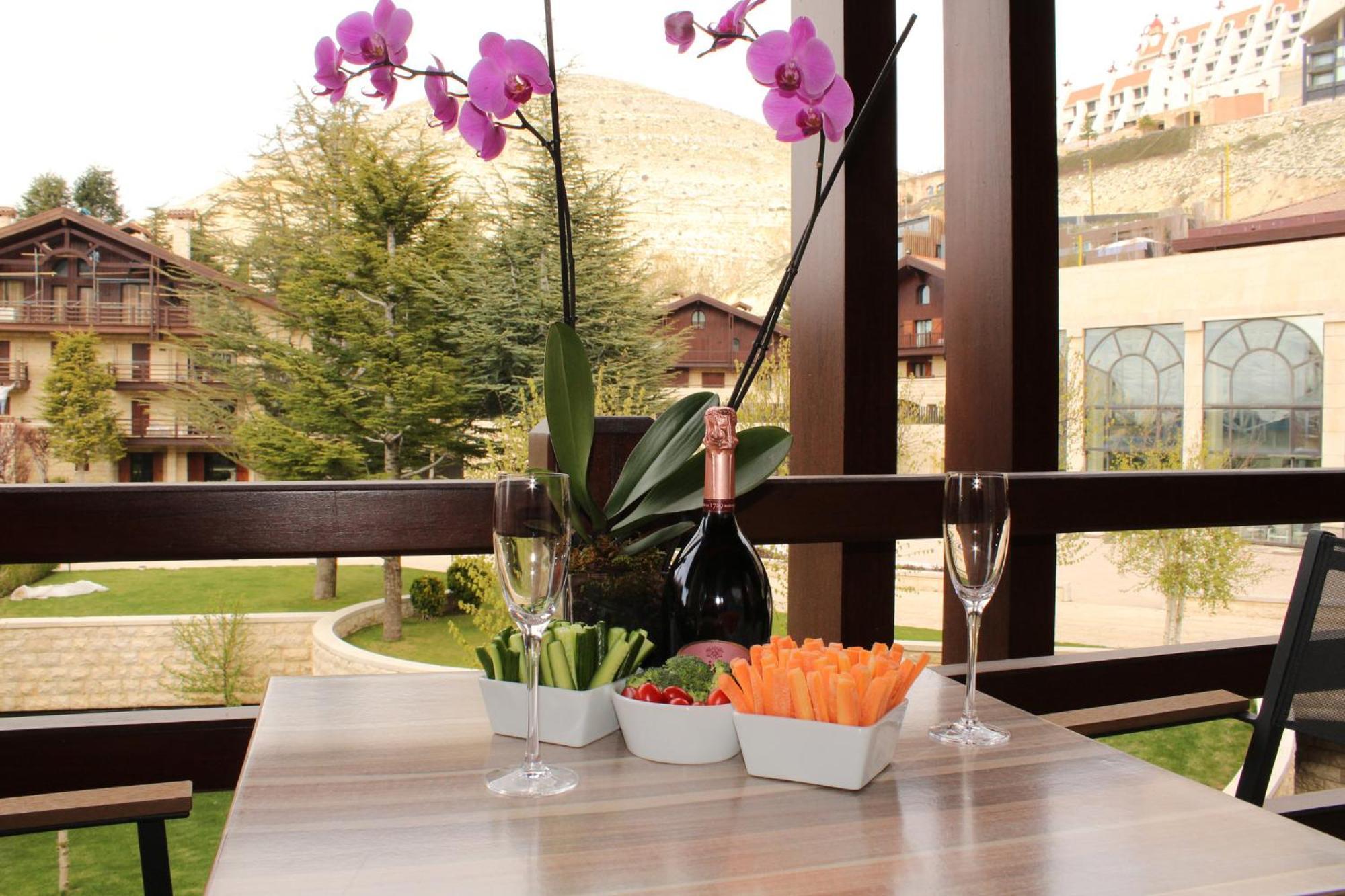 Intercontinental Mzaar Lebanon Mountain Resort & Spa By Ihg Mzaar Kfardebian Exteriör bild
