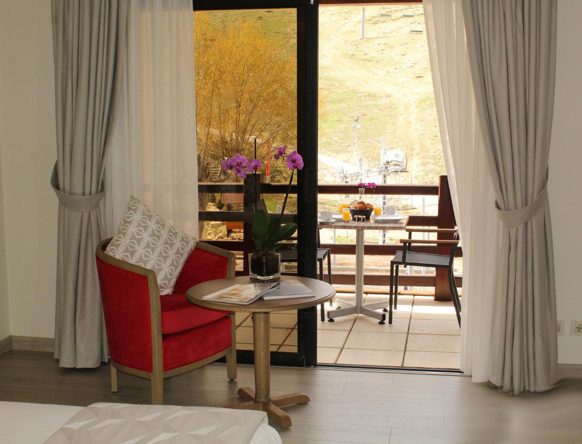 Intercontinental Mzaar Lebanon Mountain Resort & Spa By Ihg Mzaar Kfardebian Exteriör bild