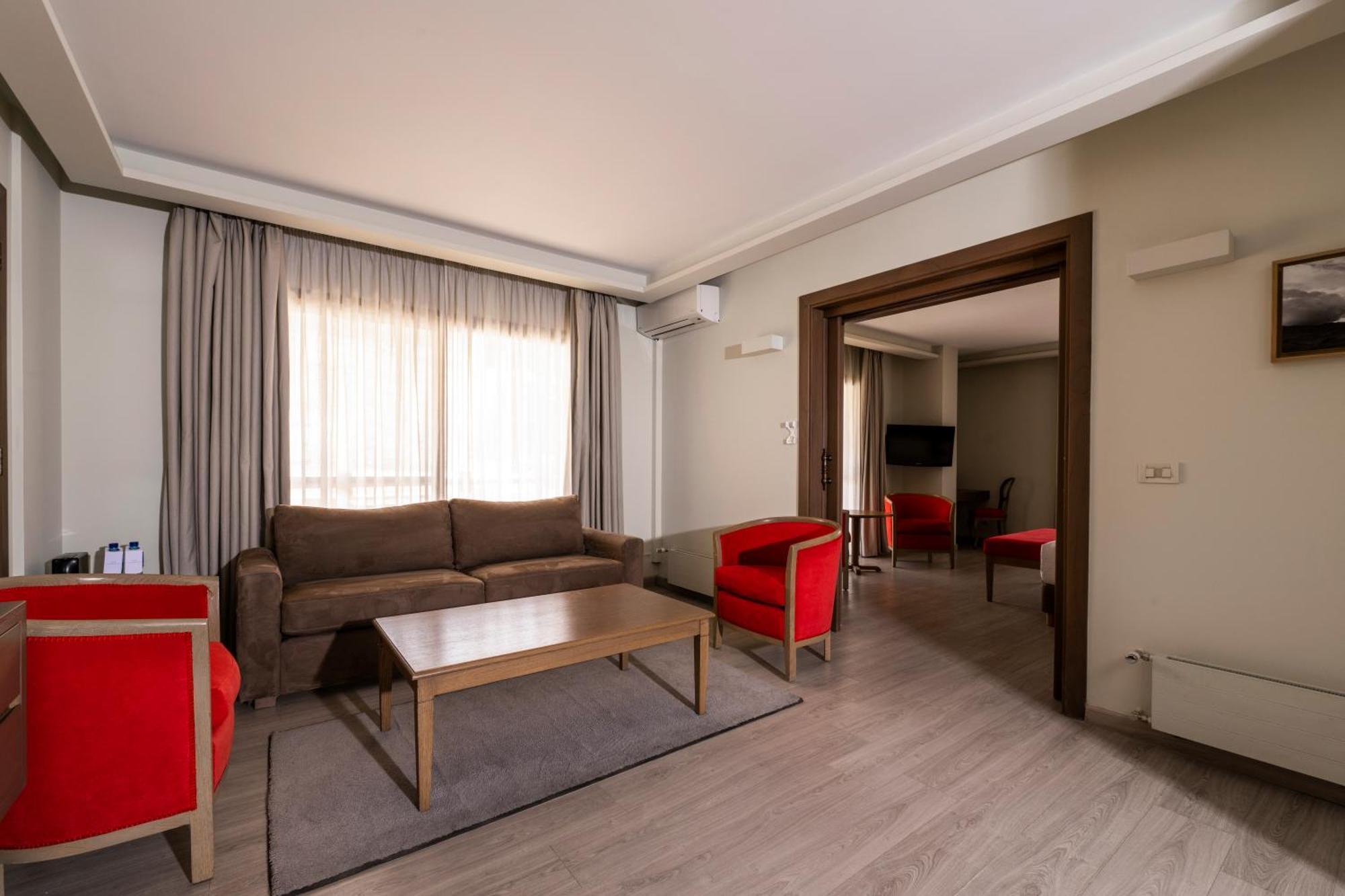 Intercontinental Mzaar Lebanon Mountain Resort & Spa By Ihg Mzaar Kfardebian Exteriör bild