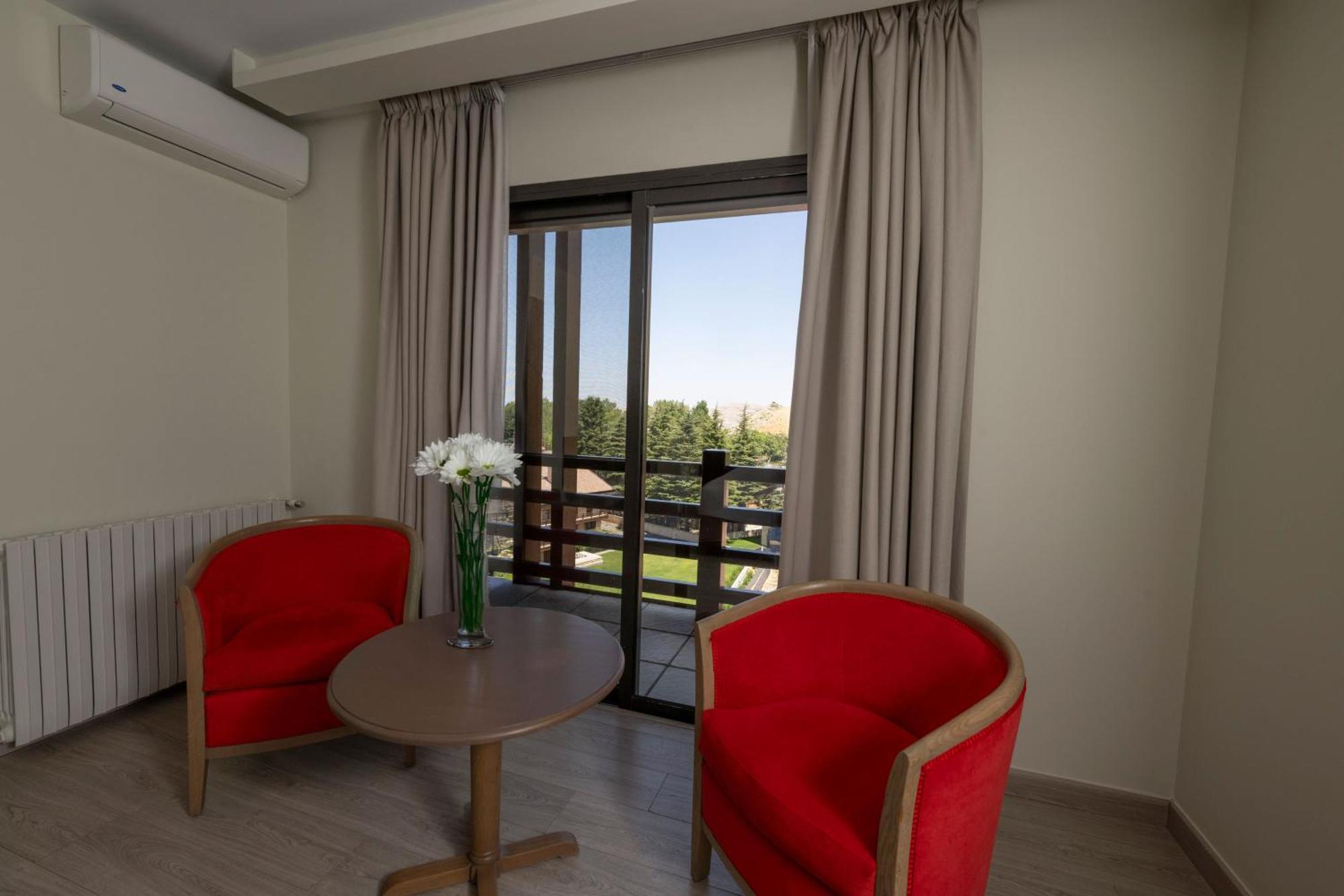 Intercontinental Mzaar Lebanon Mountain Resort & Spa By Ihg Mzaar Kfardebian Exteriör bild
