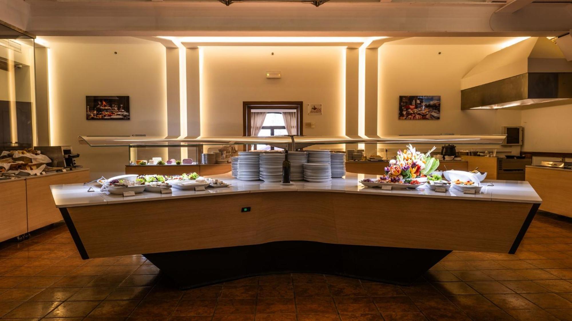 Intercontinental Mzaar Lebanon Mountain Resort & Spa By Ihg Mzaar Kfardebian Exteriör bild